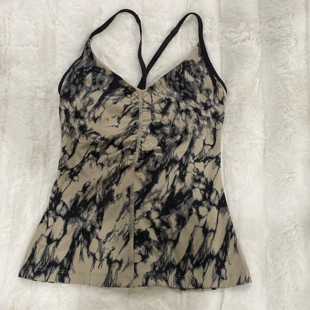 Lululemon Tank Top with built-in shelf bra